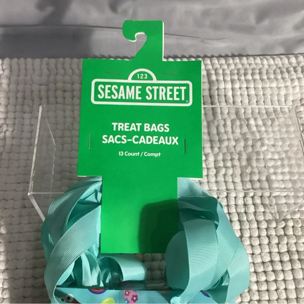 Sesame Street Easter Heavy Paper Treat Bags w/ Nice Ribbon Handles Pkg of 13